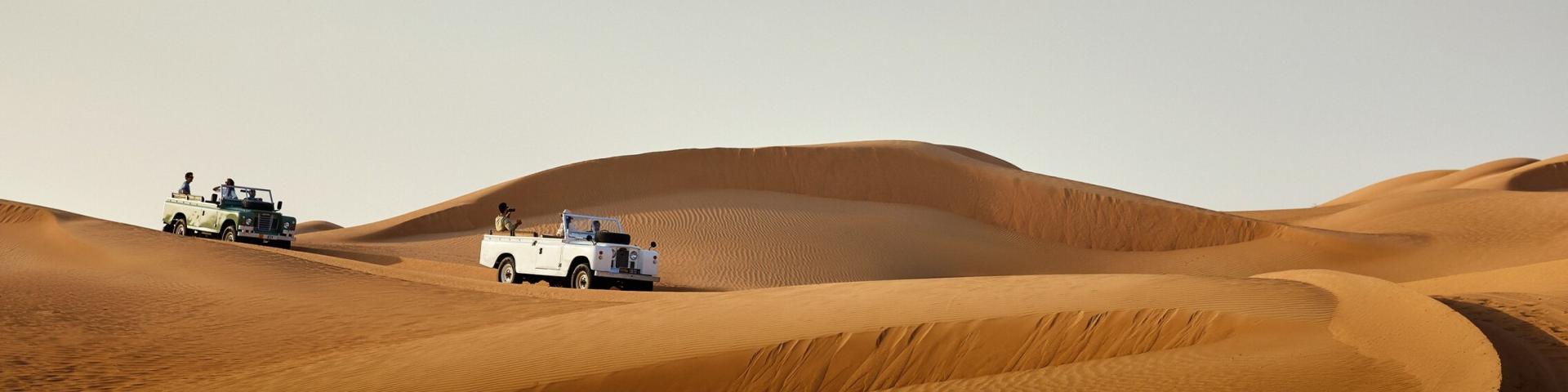 Pustynne Safari z Dubaju i Abu Dhabi – Rajd 4x4 i Kolacja pod Gwiazdami